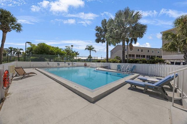 1125 PINELLAS BAYWAY S 305, St Petersburg, FL 33715