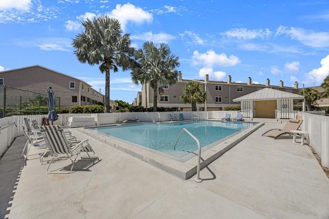 1125 PINELLAS BAYWAY S 305, St Petersburg, FL 33715
