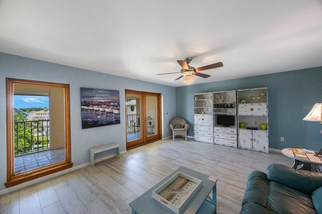 1125 PINELLAS BAYWAY S 305, St Petersburg, FL 33715