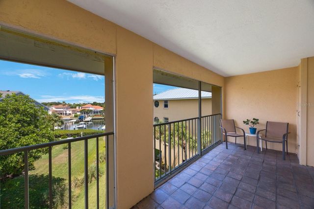 1125 PINELLAS BAYWAY S 305, St Petersburg, FL 33715