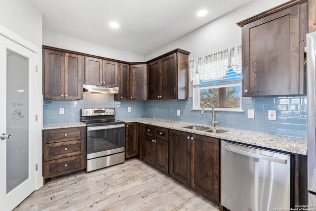 10366 Stuart Rd, San Antonio, TX 78263