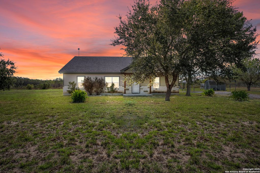 10366 Stuart Rd, San Antonio, TX 78263