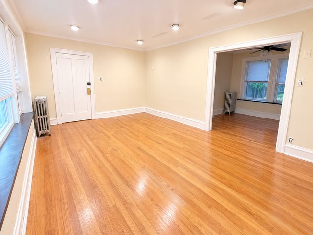 2044 W Farragut Avenue 1C, Chicago, IL 60625