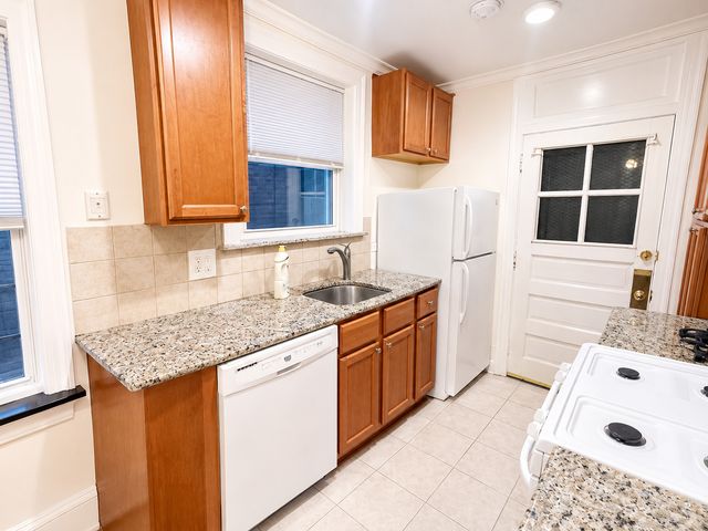 2044 W Farragut Avenue 1C, Chicago, IL 60625