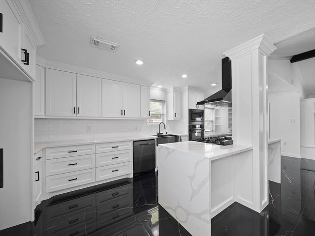 9114 Tooley Drive, Houston, TX 77031