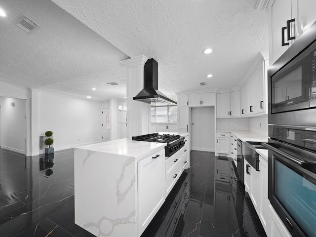 9114 Tooley Drive, Houston, TX 77031