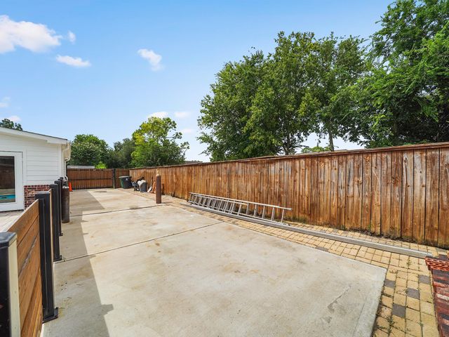 9114 Tooley Drive, Houston, TX 77031