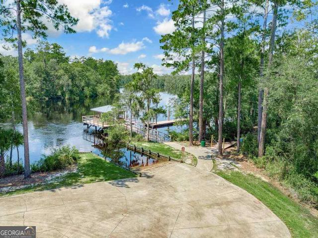 205 Shoal Shores Drive, Kingsland, GA 31548