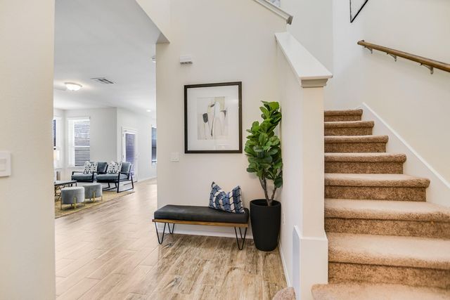 9408 Hunter LN, Austin, TX 78748