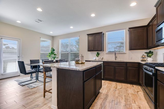 9408 Hunter LN, Austin, TX 78748