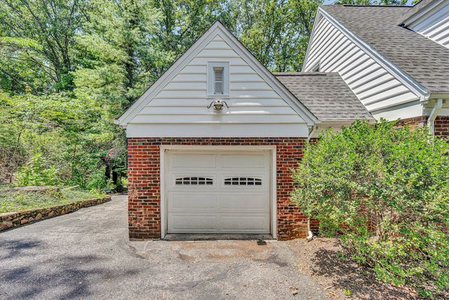 W 3143 Ridge RD, Roanoke, VA 24014