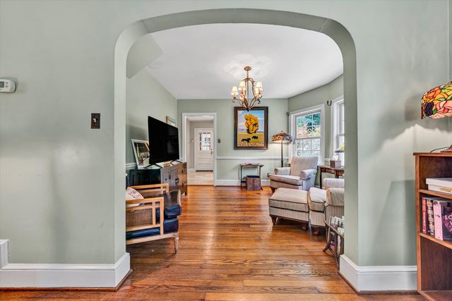 W 3143 Ridge RD, Roanoke, VA 24014