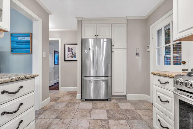 W 3143 Ridge RD, Roanoke, VA 24014