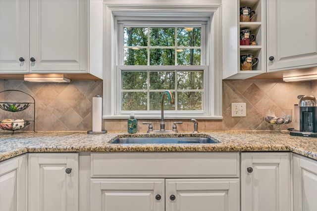 W 3143 Ridge RD, Roanoke, VA 24014