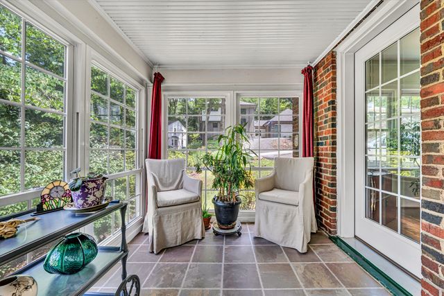 W 3143 Ridge RD, Roanoke, VA 24014