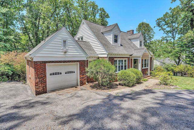 W 3143 Ridge RD, Roanoke, VA 24014