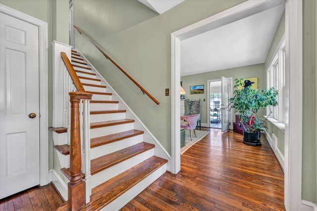 W 3143 Ridge RD, Roanoke, VA 24014