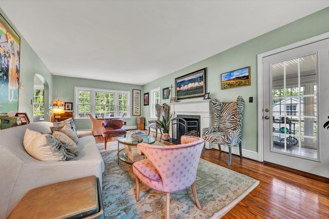 W 3143 Ridge RD, Roanoke, VA 24014