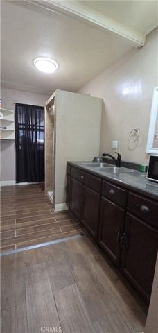 700 W 77th, Los Angeles, CA 90044