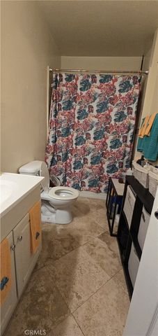 700 W 77th, Los Angeles, CA 90044