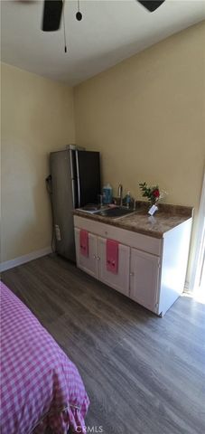 700 W 77th, Los Angeles, CA 90044