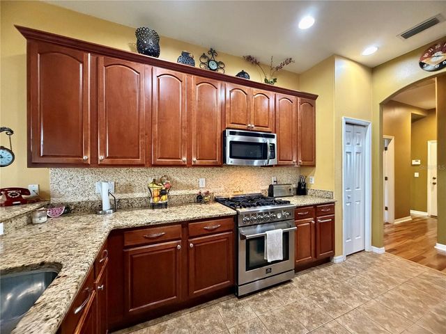 2336 SHIRECREST COVE WAY, Lutz, FL 33558