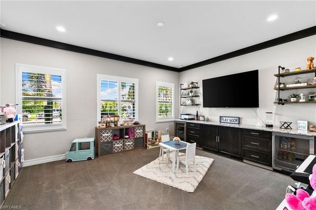 4605 Azalea DR, Naples, FL 34119