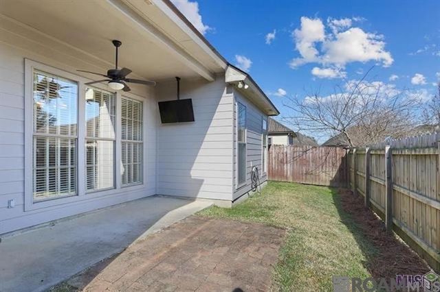36303 E Pine Grove Ct, Prairieville, LA 70769