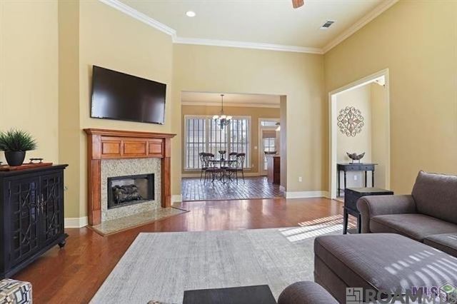 36303 E Pine Grove Ct, Prairieville, LA 70769