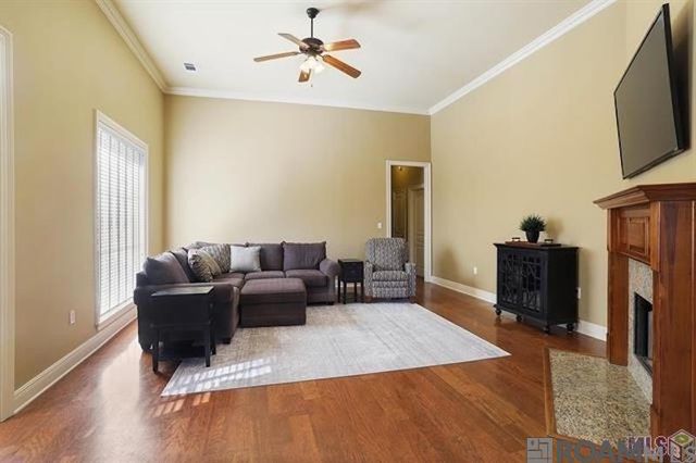 36303 E Pine Grove Ct, Prairieville, LA 70769