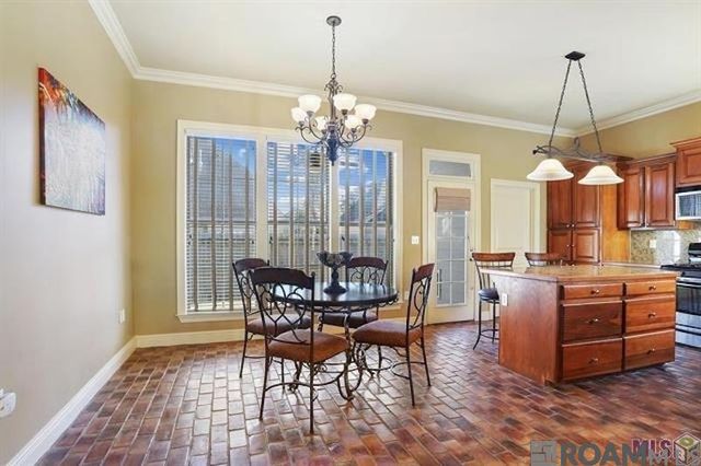 36303 E Pine Grove Ct, Prairieville, LA 70769
