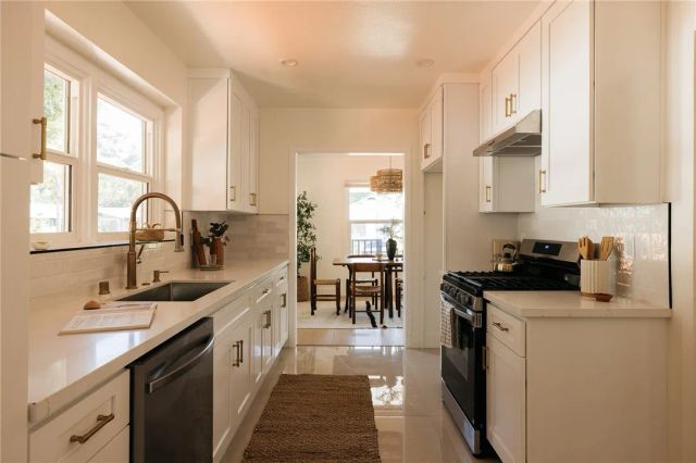 6417 La Riba Way, Los Angeles, CA 90042