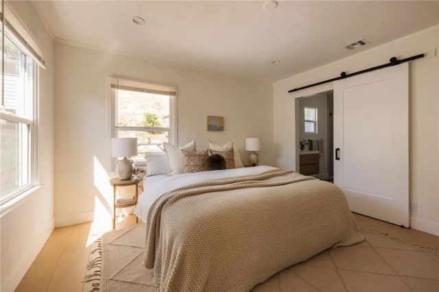 6417 La Riba Way, Los Angeles, CA 90042