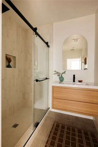 6417 La Riba Way, Los Angeles, CA 90042