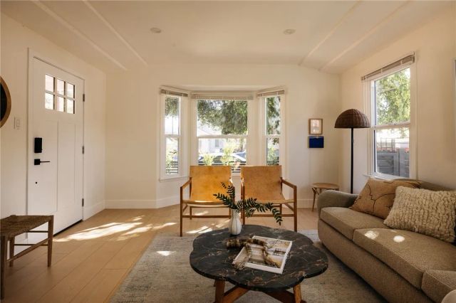 6417 La Riba Way, Los Angeles, CA 90042