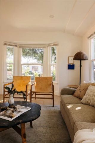6417 La Riba Way, Los Angeles, CA 90042