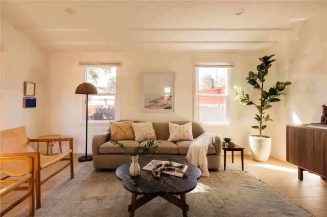 6417 La Riba Way, Los Angeles, CA 90042