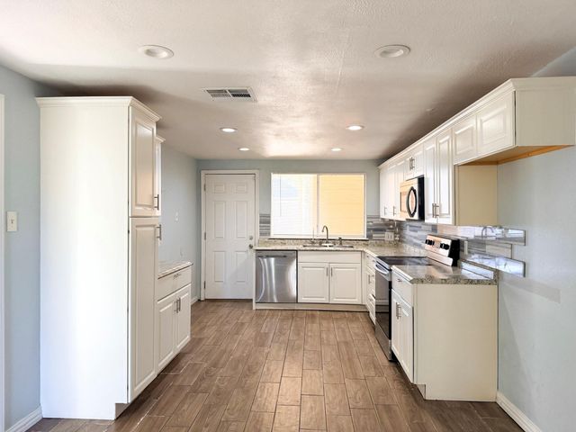 13175 Clarewood Drive, Houston, TX 77072