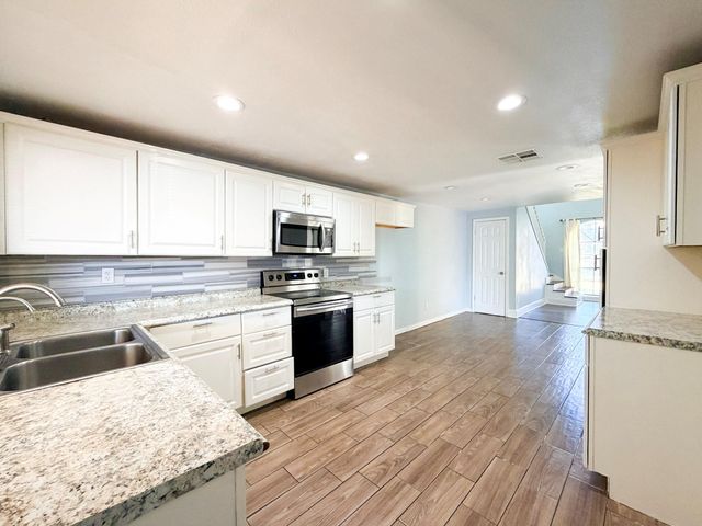 13175 Clarewood Drive, Houston, TX 77072