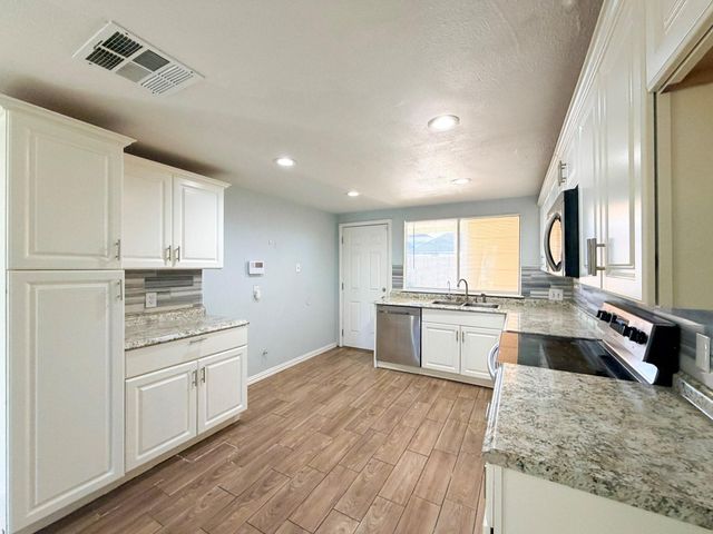 13175 Clarewood Drive, Houston, TX 77072