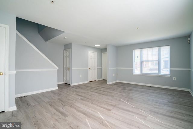 902 BLAKNEY LN SE, Washington, DC 20032