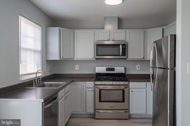 902 BLAKNEY LN SE, Washington, DC 20032