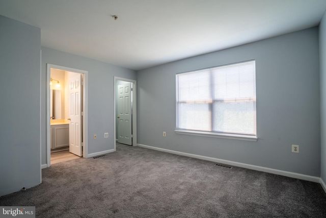 902 BLAKNEY LN SE, Washington, DC 20032