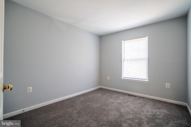 902 BLAKNEY LN SE, Washington, DC 20032