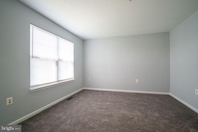 902 BLAKNEY LN SE, Washington, DC 20032