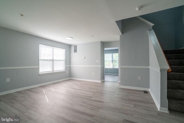 902 BLAKNEY LN SE, Washington, DC 20032