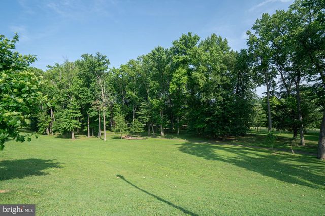 902 BLAKNEY LN SE, Washington, DC 20032