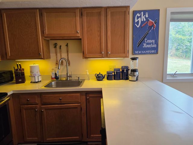 40 Davis Rd Unit J6, Plymouth, NH 03264