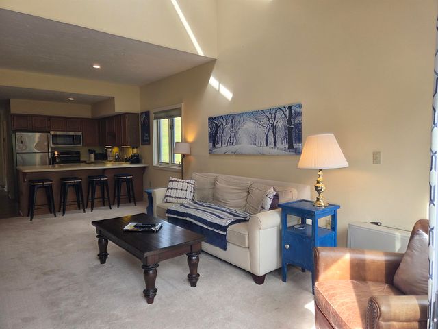 40 Davis Rd Unit J6, Plymouth, NH 03264