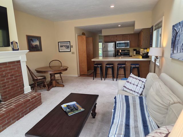 40 Davis Rd Unit J6, Plymouth, NH 03264